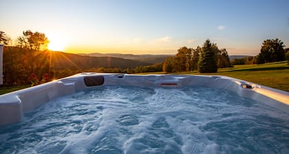 Sky High Chalet! Upea koti yli 10 hehtaarilla kylpytynnyrillä, 2 minuutin päässä Wellsborosta