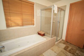 House, 3 Bedrooms | Bathroom | Towels