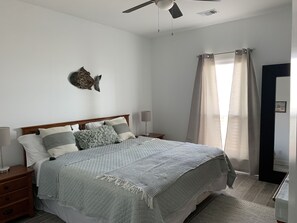 4 bedrooms, desk, free WiFi, bed sheets