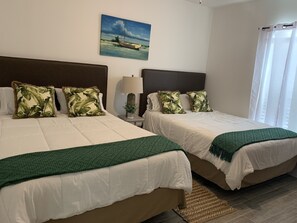 4 chambres, bureau, Wi-Fi gratuit, draps fournis