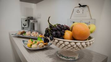 Free daily full breakfast