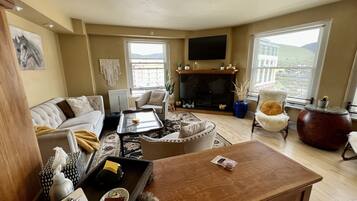 TV connectée, cheminée