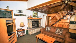 Interior - Kelley's Kabin-290 by Big Bear Vacations (Big Bear Lake)