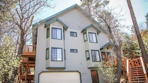 House, 6 Bedrooms | Exterior - Wodehouse-1057 by Big Bear Vacations (Big Bear Lake)