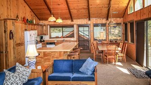 House, 6 Bedrooms | Private kitchen | Fridge, microwave, stovetop, dishwasher - Wodehouse-1057 by Big Bear Vacations (Big Bear Lake)