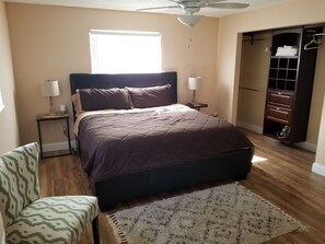 3 bedrooms, iron/ironing board, WiFi, bed sheets