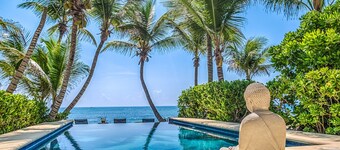 Beautiful Bella beachfront villa in Jade Bay with pool, amazing view and more