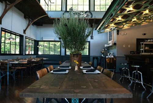 Log Cabin w/ Amazing Views, River Frontage & Hot Tub