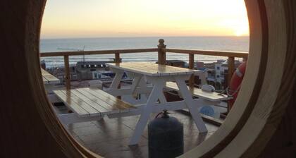 |Peaceful, relaxing and friendly house. Real treat for sea lovers and surfers.