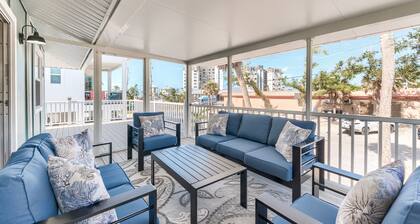 La vida en Lover's Lane Upper 2 BR 2 BA, duerme 6. Mascota amigable. A pie de playa.