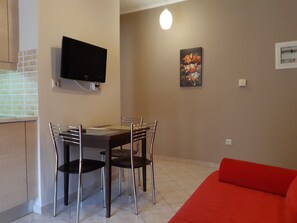 Family Apartment | Living area | Flat-screen TV - Villa Ariadni (Kalavrita)