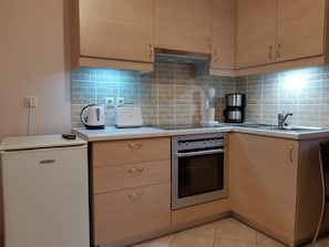 Basic Apartment | Private kitchen