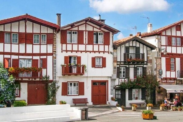 Exterior - HOLIDAY IN QUIET AT THE MOUNTAIN (Issor)