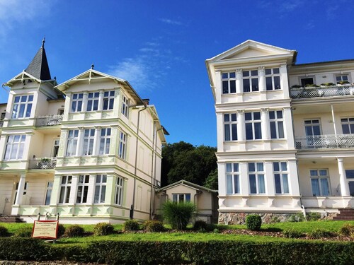 Vacation apartment Kutscherhaus am Meer with south-facing balcony - 4-room apartment with