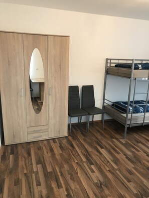 Iron/ironing board, free WiFi, bed sheets