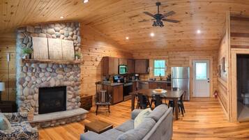 Smart-TV, Kamin, Videothek