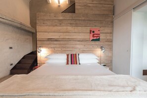 3 habitaciones, tabla de planchar con plancha, wifi y ropa de cama 