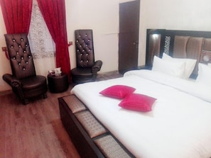 Room | Free WiFi - Royal Garden (Islamabad)