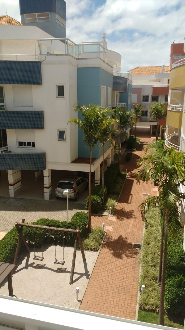 Property grounds - BEAUTIFUL AND COMFORTABLE 3QTS APARTMENT ON THE BEACH OF ENGLISH IN 180 MTS FROM THE BEACH (Ingleses do Rio Vermelho)