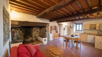 Honeymoon Apartment, 1 Bedroom (Rosmarino) | Living area