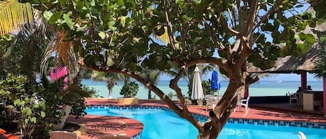 室外游泳池