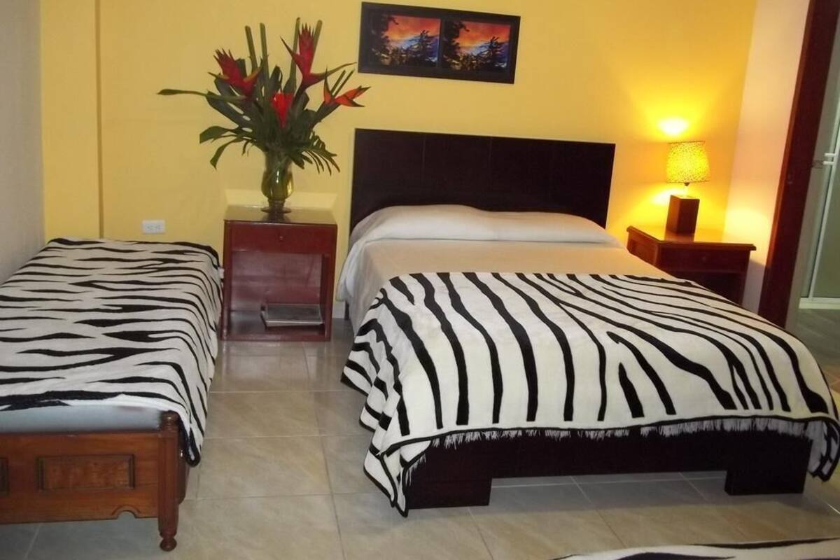 Quintuple Room, 1 double bed, 3 single beds | WiFi (free), bed sheets