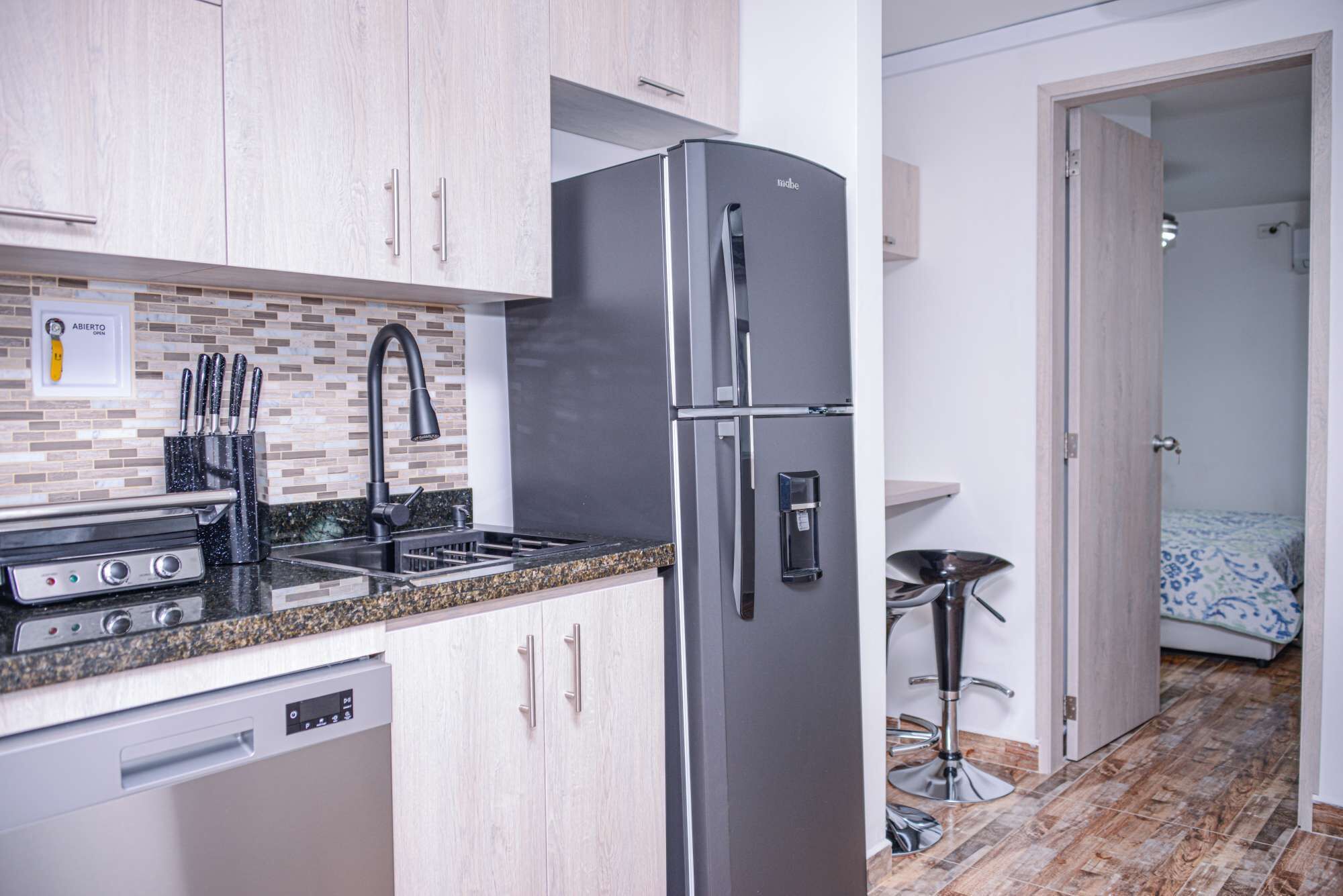 Fridge, microwave, stovetop, dishwasher