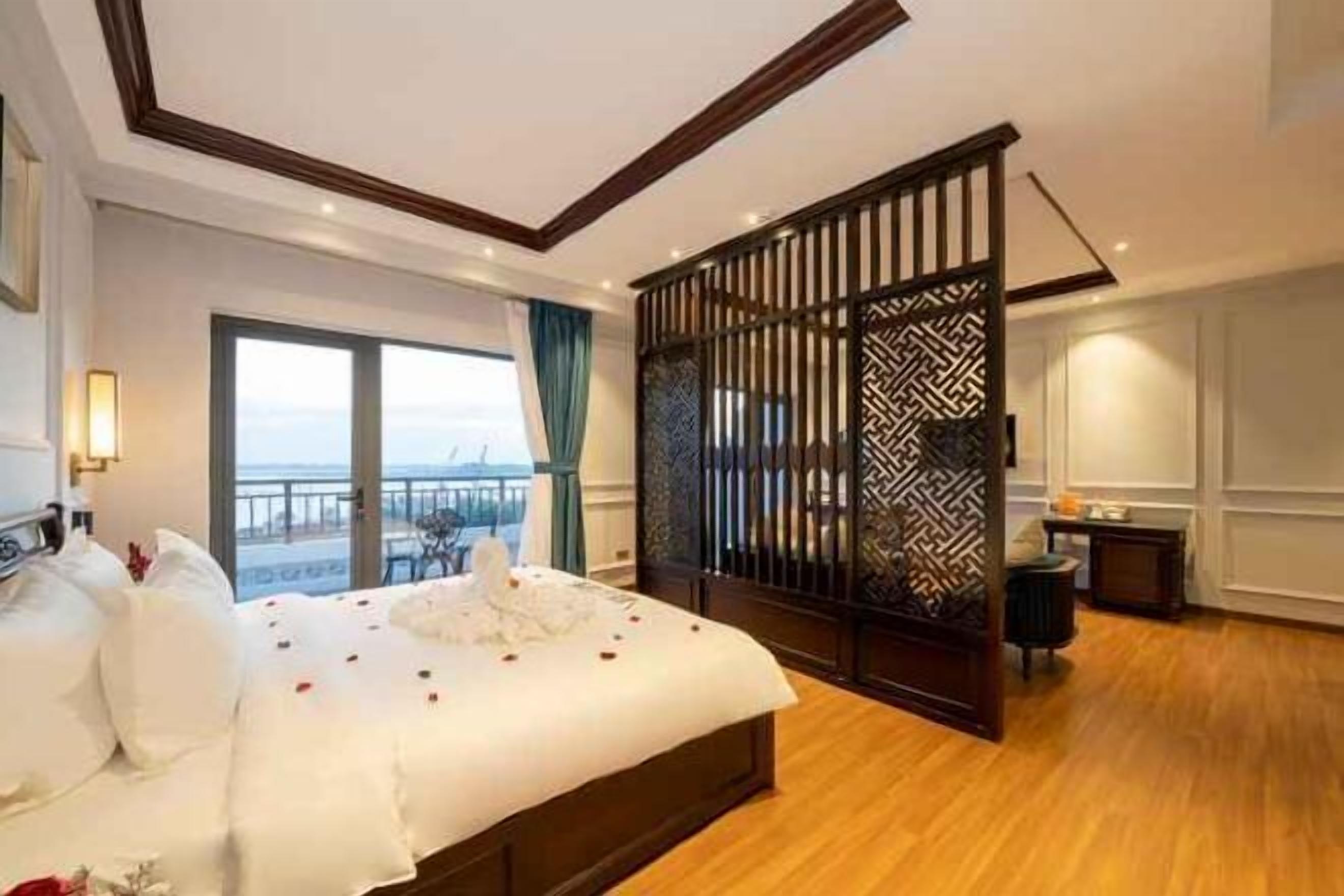 Memory foam beds, minibar, in-room safe, desk