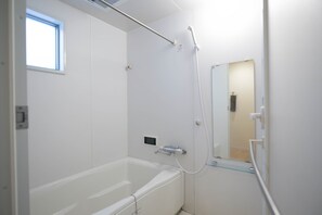 Bathroom sink - Hakata Resort 701 (Fukuoka)