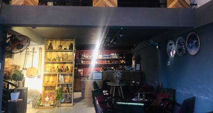 omakotitalo, oma huvila, kaupungin keskusta, lähellä supermarketteja, pankki, ...