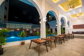 Daily buffet breakfast for a fee - Angkor Zhe Jiang Hotel (Siem Reap)