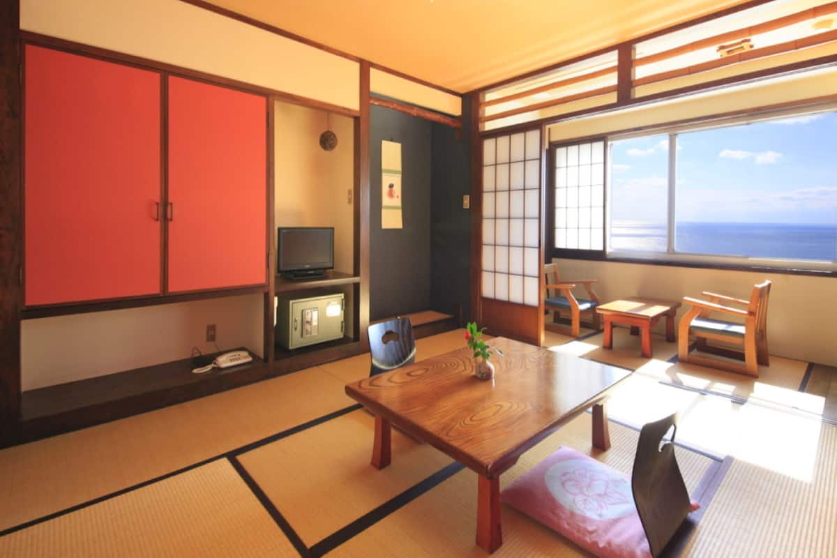 ห้องทราดิชันนัล (Japanese Style for 4 Guests) | ตู้นิรภัยในห้องพัก, โต๊ะท  ำงาน, Wi-Fi ฟรี, ผ้าปูที่นอน