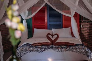 Blackout curtains, iron/ironing board, free WiFi, bed sheets - iHome Mui Ne - Hostel (Phan Thiet)