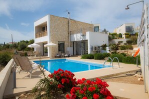Outdoor pool - Villa Abbie, panoramic Sea Views (Poli Crysochous)