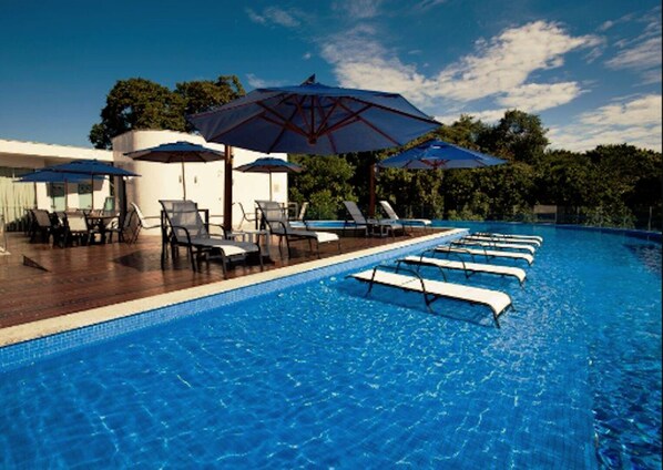 Outdoor pool, a heated pool