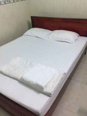 Yhden hengen huone | Minibaari, silitysrauta/-lauta