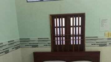 Kamar Single | Minibar dan setrika/meja setrika