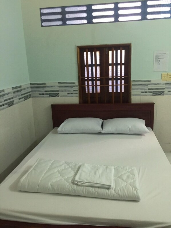 Yhden hengen huone | Minibaari, silitysrauta/-lauta