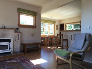 Living area - Lovely Family Holiday Home (Nelson)