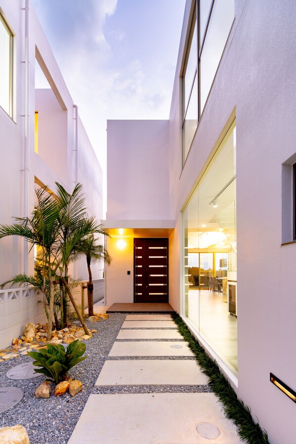 Exterior - Luxury Hillside Villa with Sea Views (Onna)