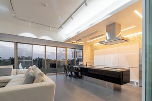 Luxury Villa | Private kitchen | Fridge, microwave, stovetop, electric kettle