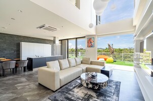 Private Vacation Home | 3 bedrooms, premium bedding, down comforters, individually decorated