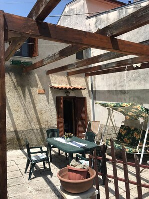 Outdoor dining - Residence in the mountains Grandparents' house (Cantalupo nel Sannio)