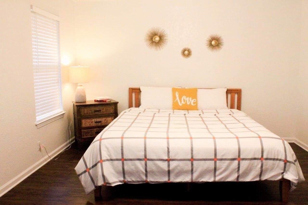 3 chambres, coffres-forts dans les chambres, bureau