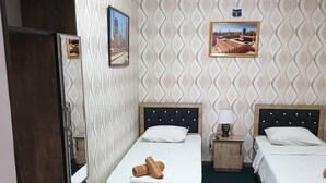 Doppel- oder Zweibettzimmer, eigenes Bad | Schallisolierte Zimmer, kostenloses WLAN