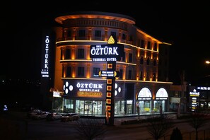 Front of property - evening/night - Ema Ozturk Thermal Hotel (Afyonkarahisar)