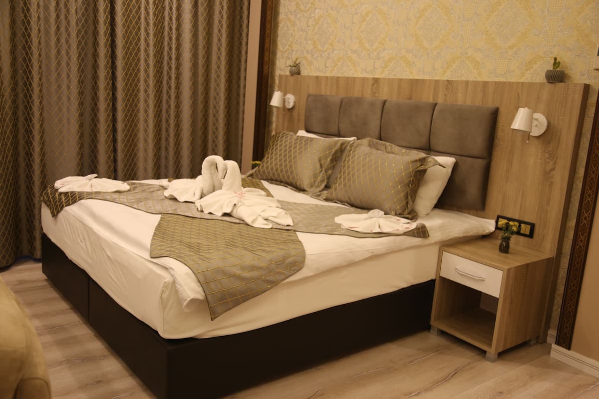 1 Schlafzimmer, Minibar, Zimmersafe, Schreibtisch