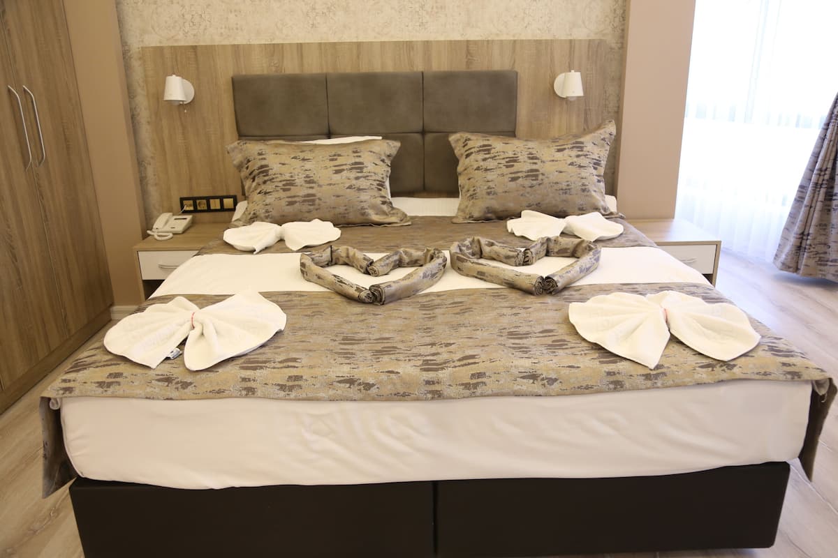 1 Schlafzimmer, Minibar, Zimmersafe, Schreibtisch