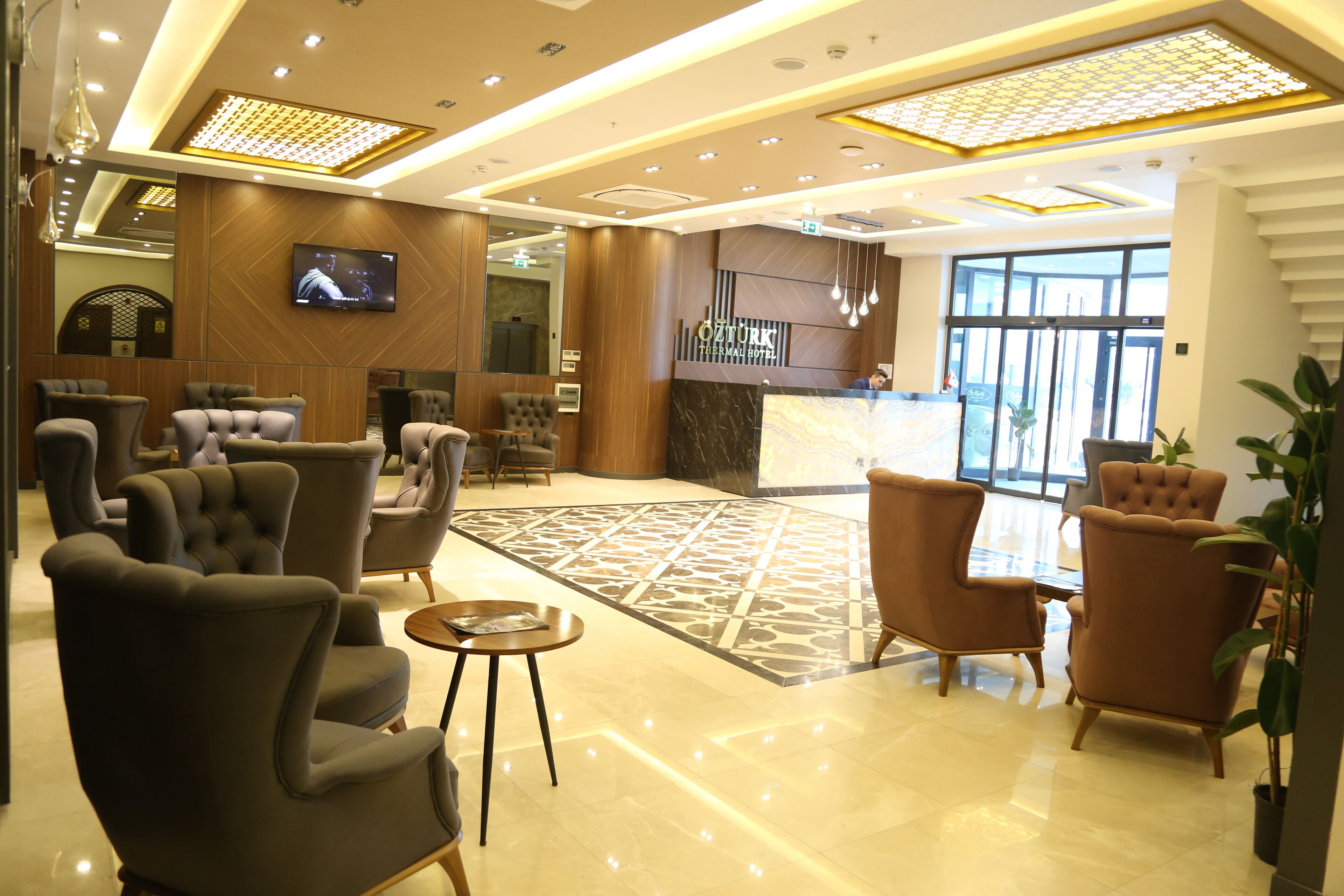Lobby lounge