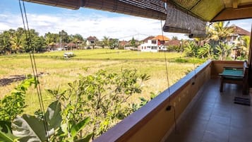 Deluxe Villa, Garden View | Balcony view
